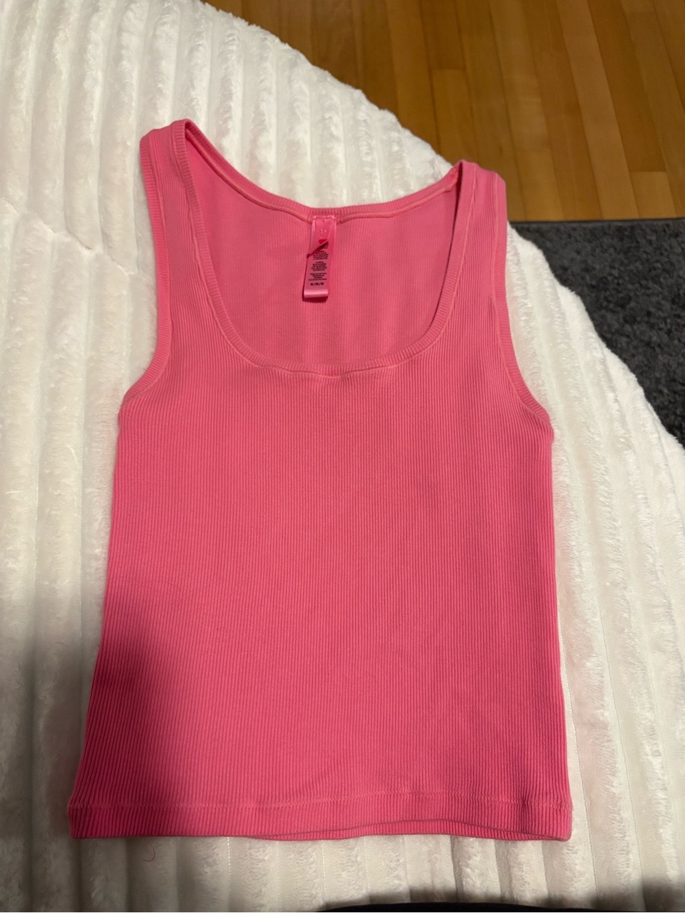 SKIMS Ribbed Scoop Tank Top - Hot Pink